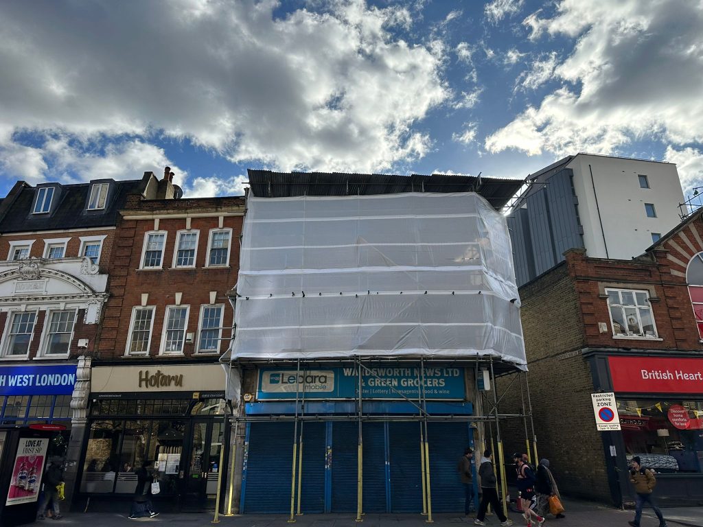 Temporary roof scaffolding installed by Lundon Scaffolding at 149–151 Wandsworth High Street, London SW18